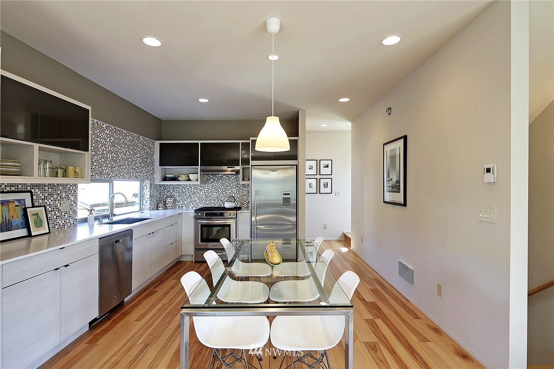 1316 26th Avenue South Seattle, WA 98144 - Photo 3 of 21