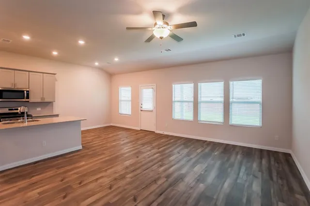 $2,800 | 2116 Bellatrix Drive, Haslet, TX 76052