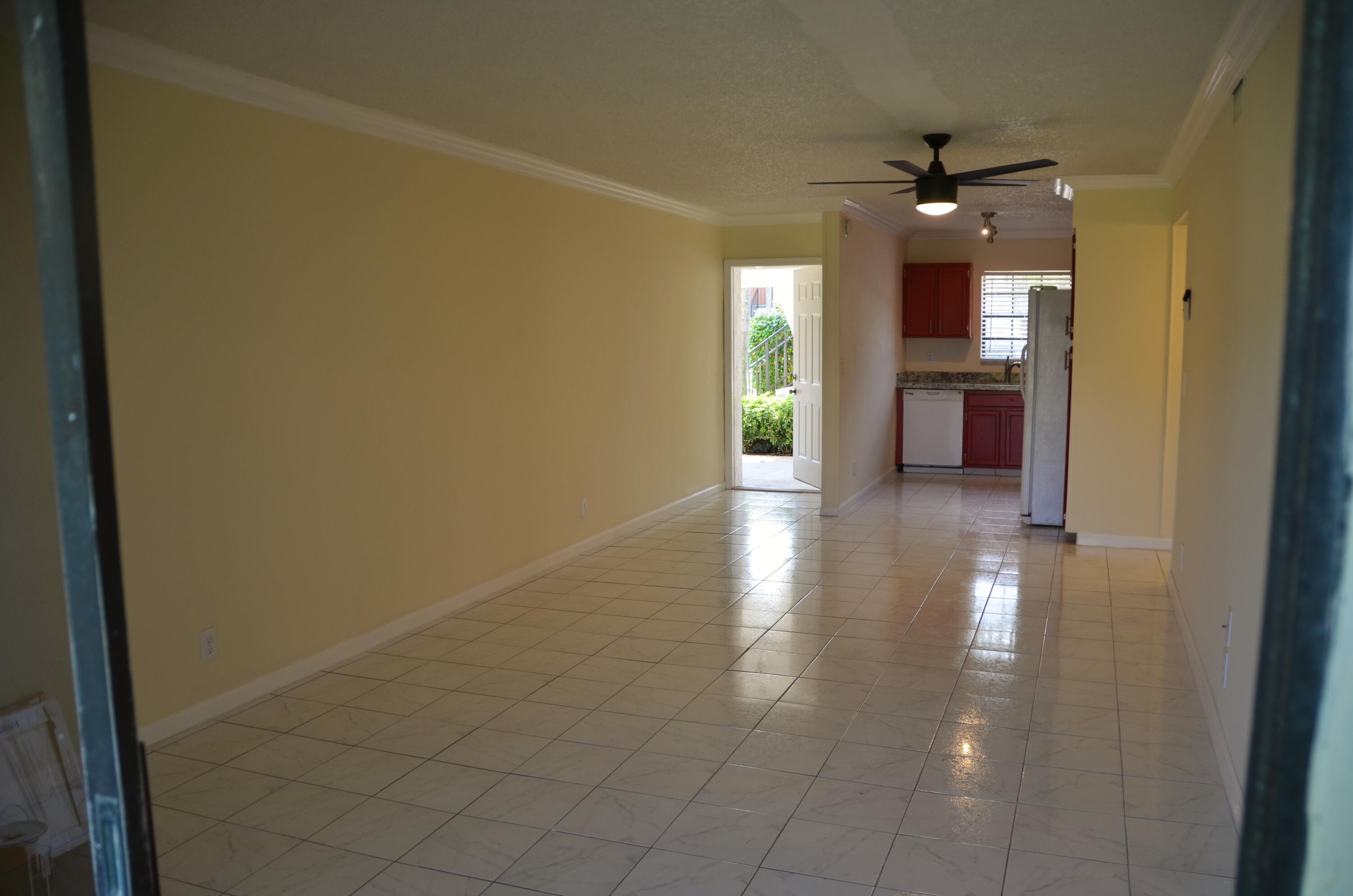 320 Norwood Terrace, Unit 113 Boca Raton, FL 33431 - Photo 7 of 44 DSC_6920