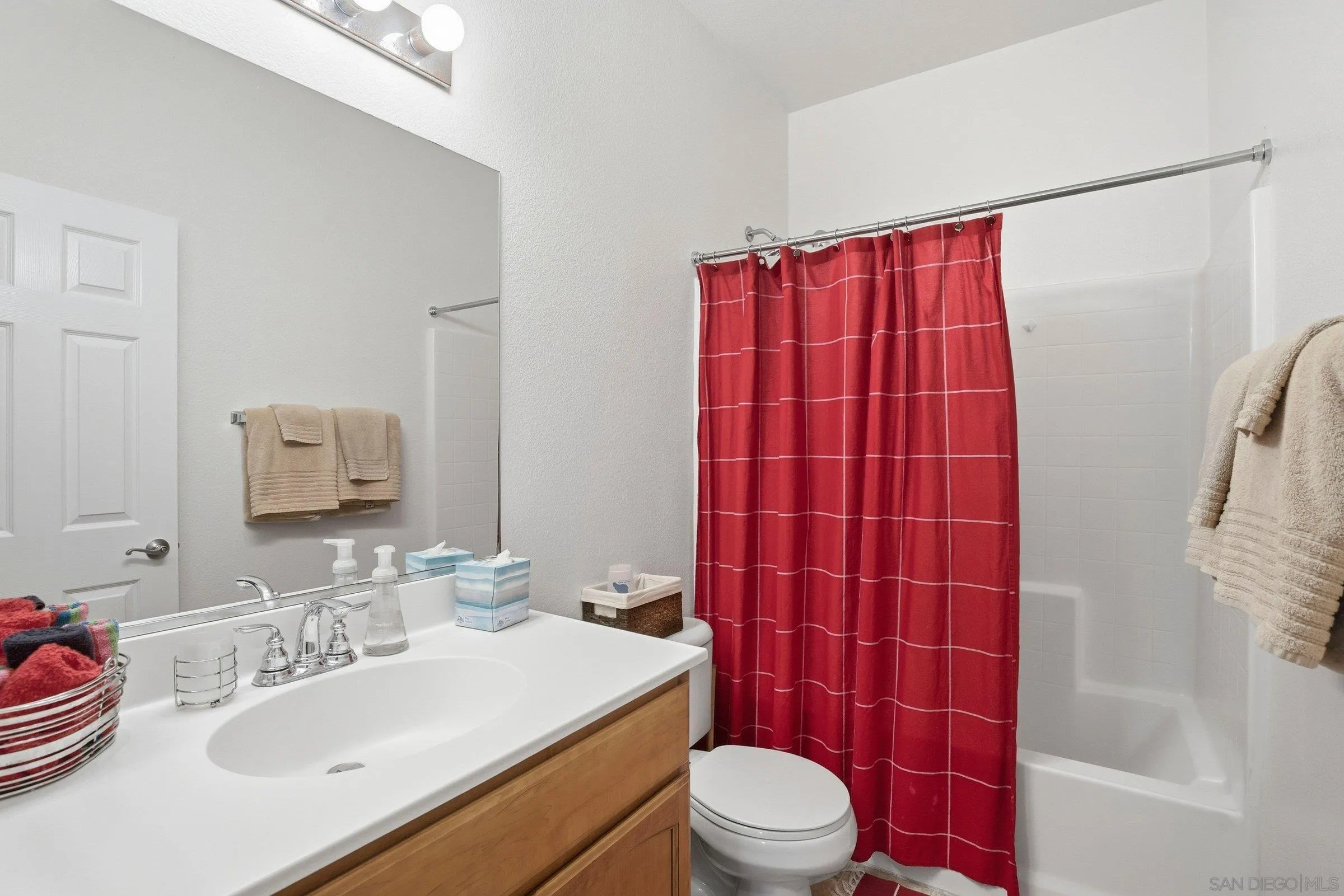 293 Reef Point Way, Unit 5 Oceanside, CA 92058 - Photo 16 of 20