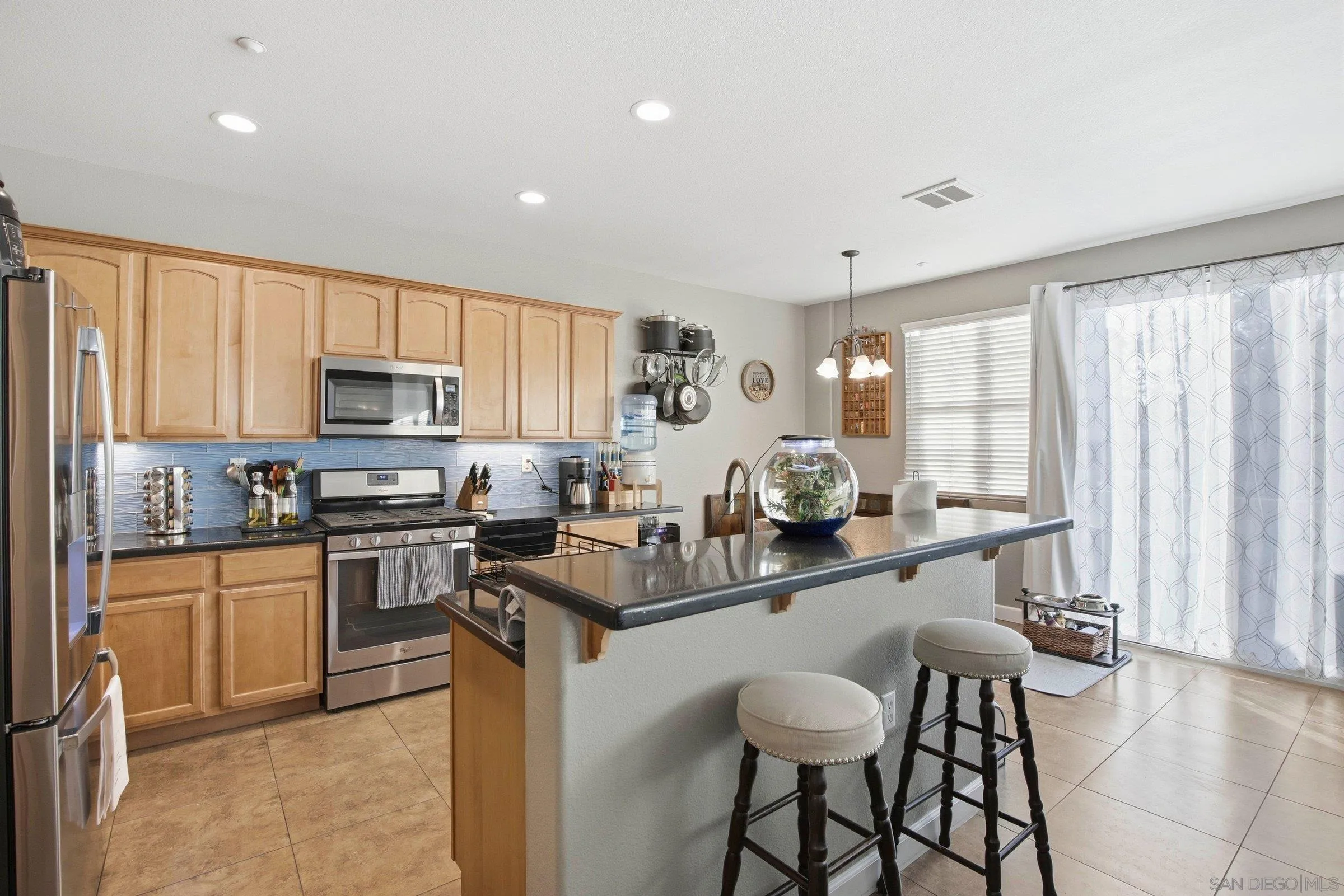 293 Reef Point Way, Unit 5 Oceanside, CA 92058 - Photo 7 of 20