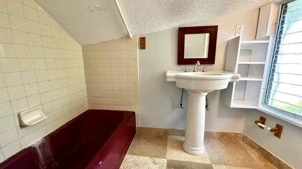 $1,650 | 313 South Lakeside Drive, Unit 3, Lake Worth Beach, FL 33460