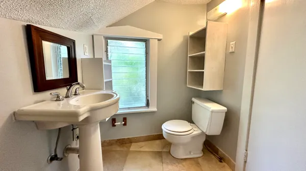$1,650 | 313 South Lakeside Drive, Unit 3, Lake Worth Beach, FL 33460