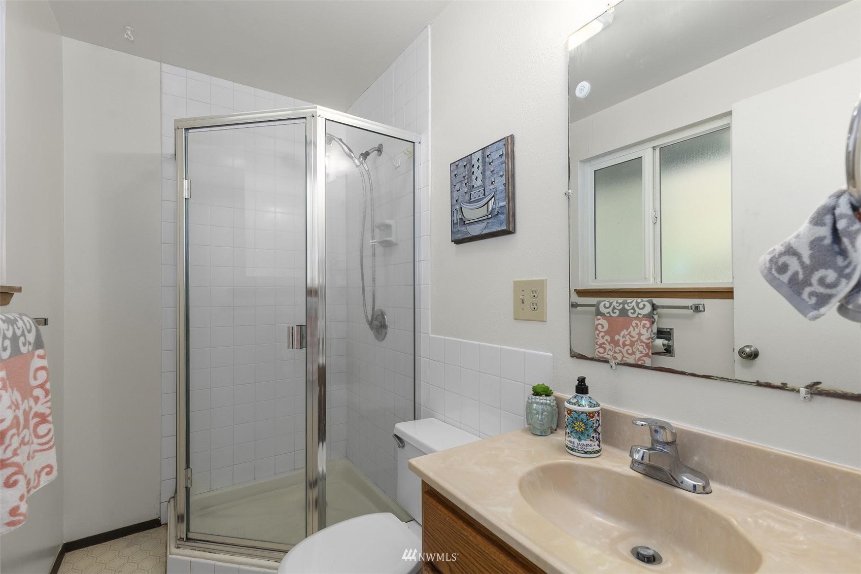 9824 124th Avenue Southeast Renton, WA 98056 - Photo 15 of 24 Gallery Image 15