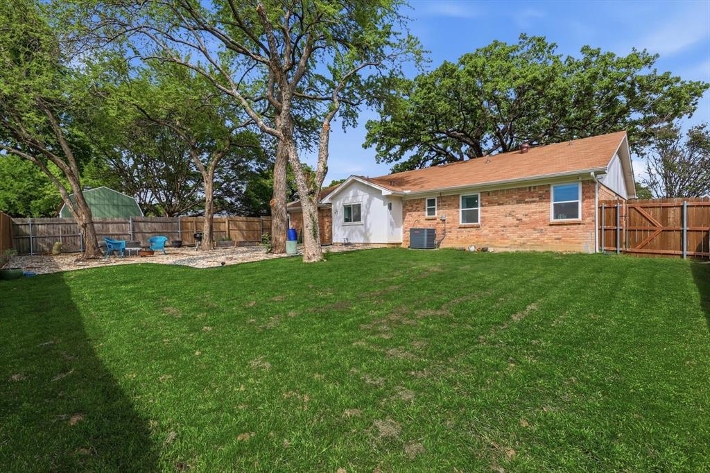 2413 Meadow View Bedford, TX 76021 - Photo 32 of 39