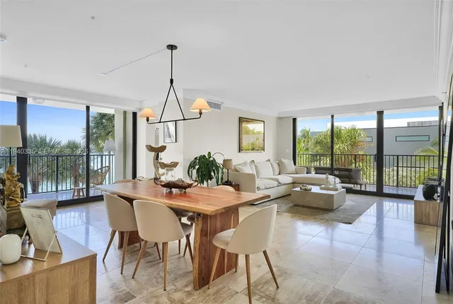 $5,500 | 801 North Venetian Drive, Unit 201, Miami, FL 33139