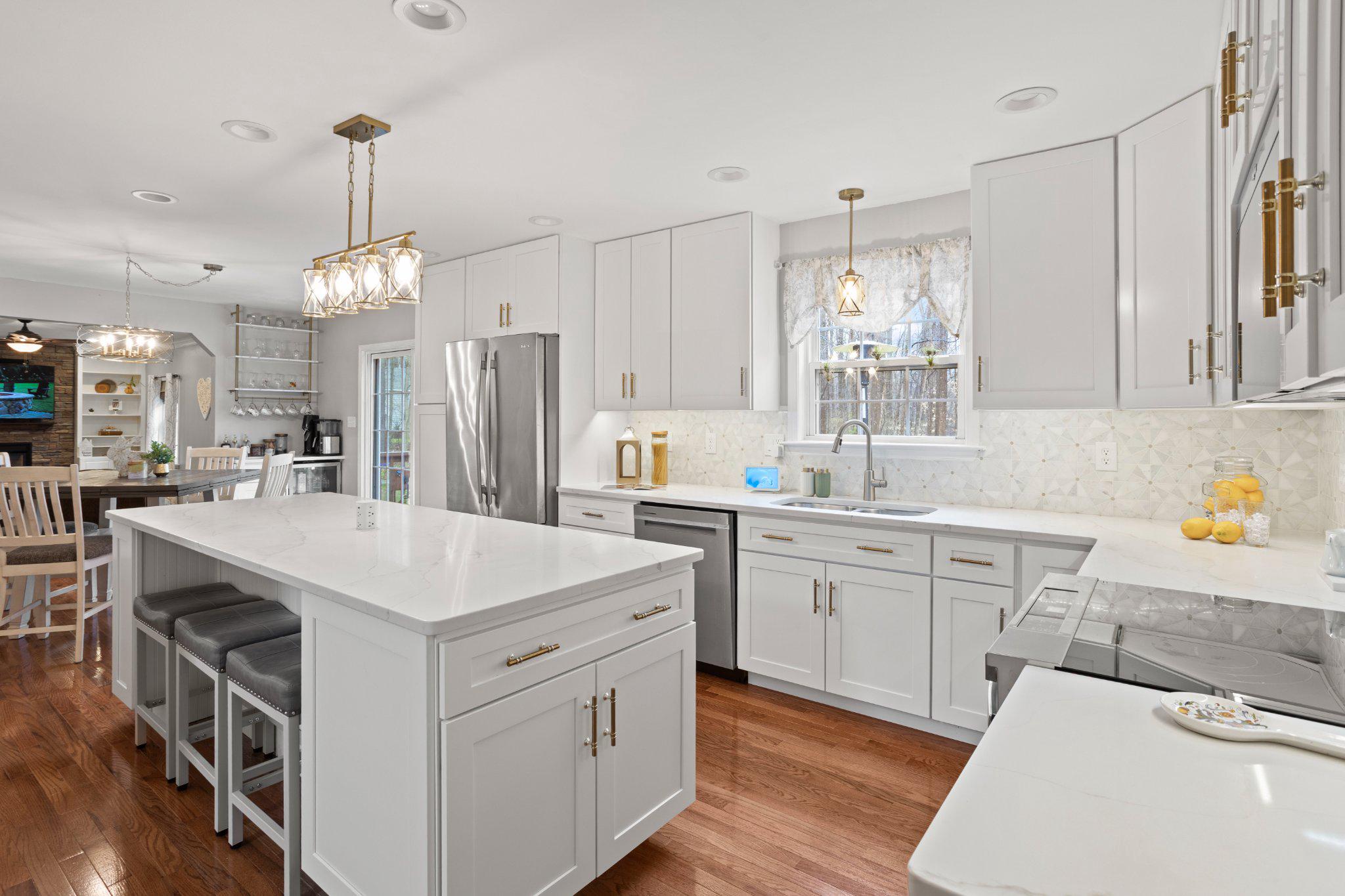 1860 Battery Lane Owings, MD 20736 - Photo 14 of 120 Modern Gourmet kitchen with elegant finishes.