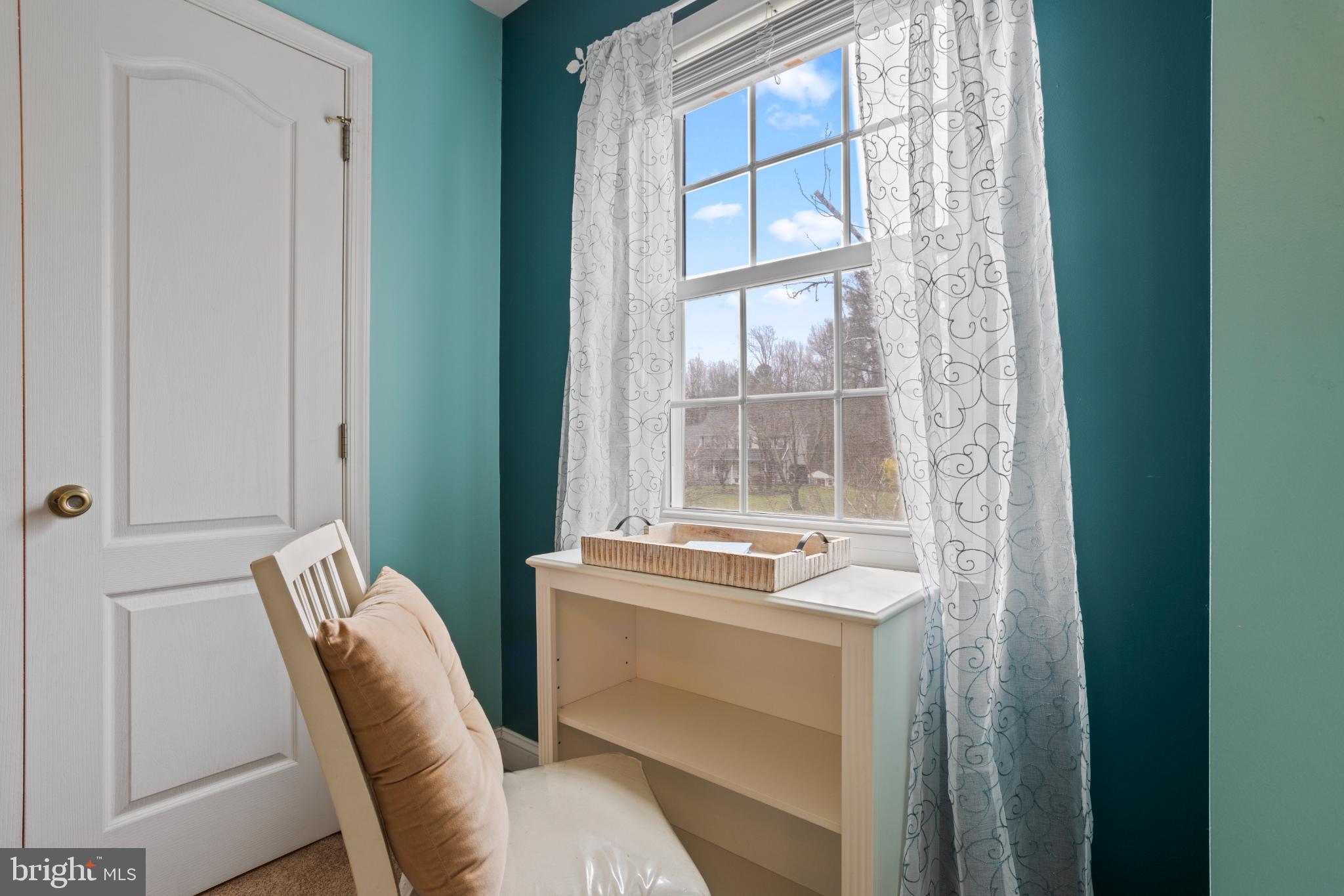 1860 Battery Lane Owings, MD 20736 - Photo 67 of 120 a room with furniture and a window