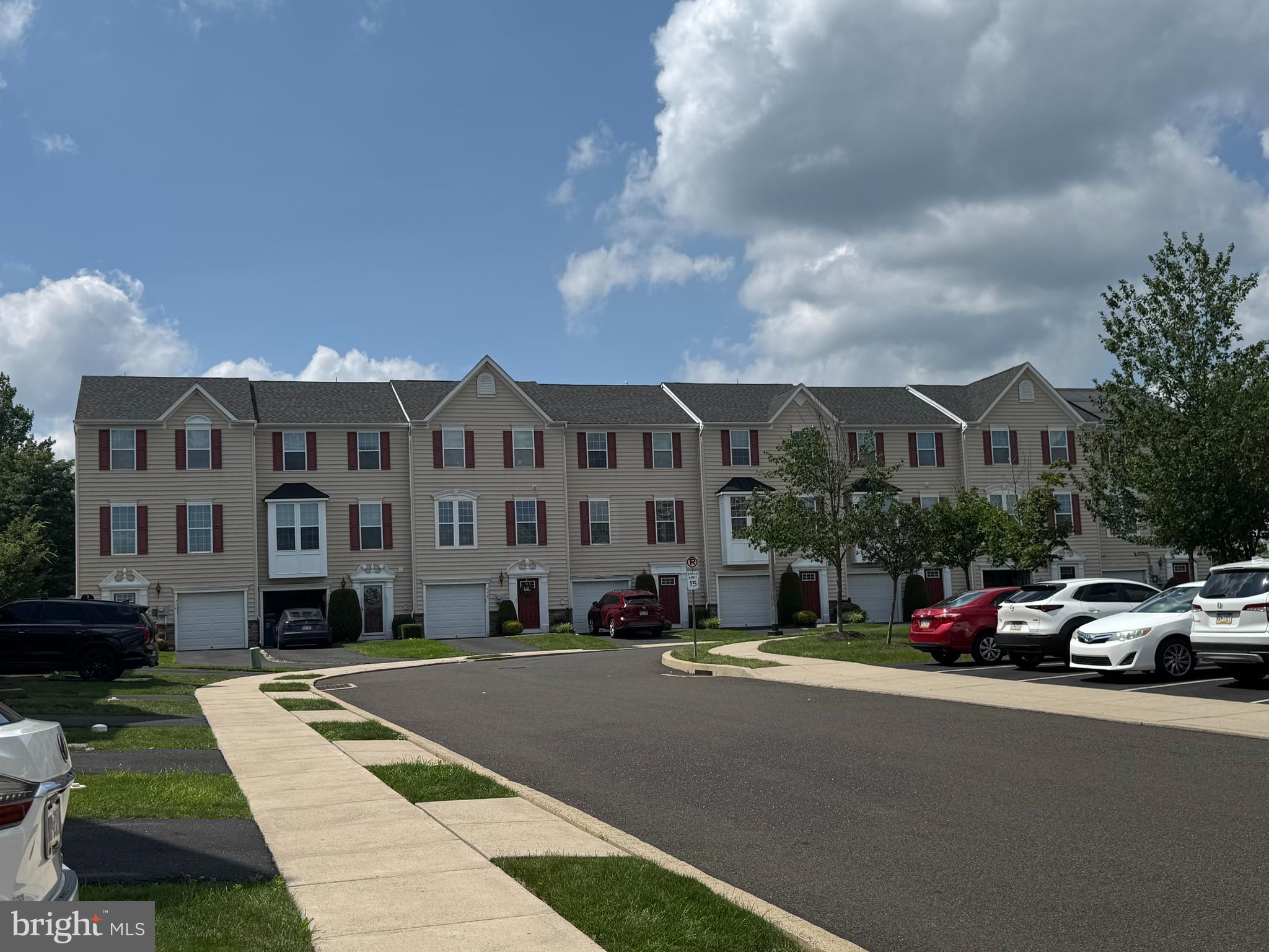 814 Susan Circle North Wales, PA 19454 - Photo 3 of 39 a building view