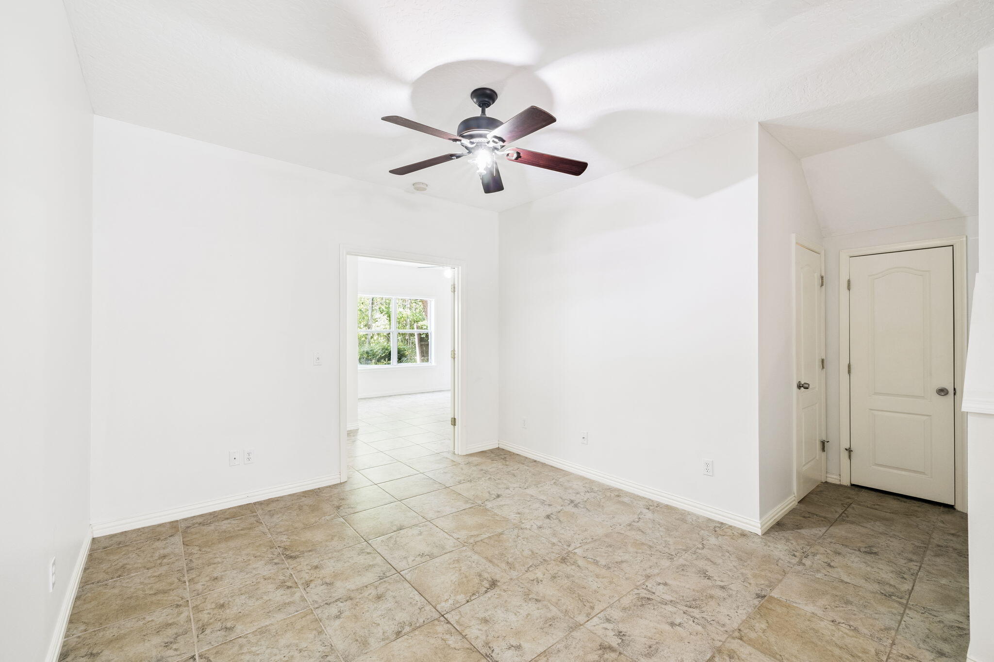 122 Dolphin Road, Unit 3 Mary Esther, FL 32569 - Photo 10 of 29 Array_122DolphinRd-42