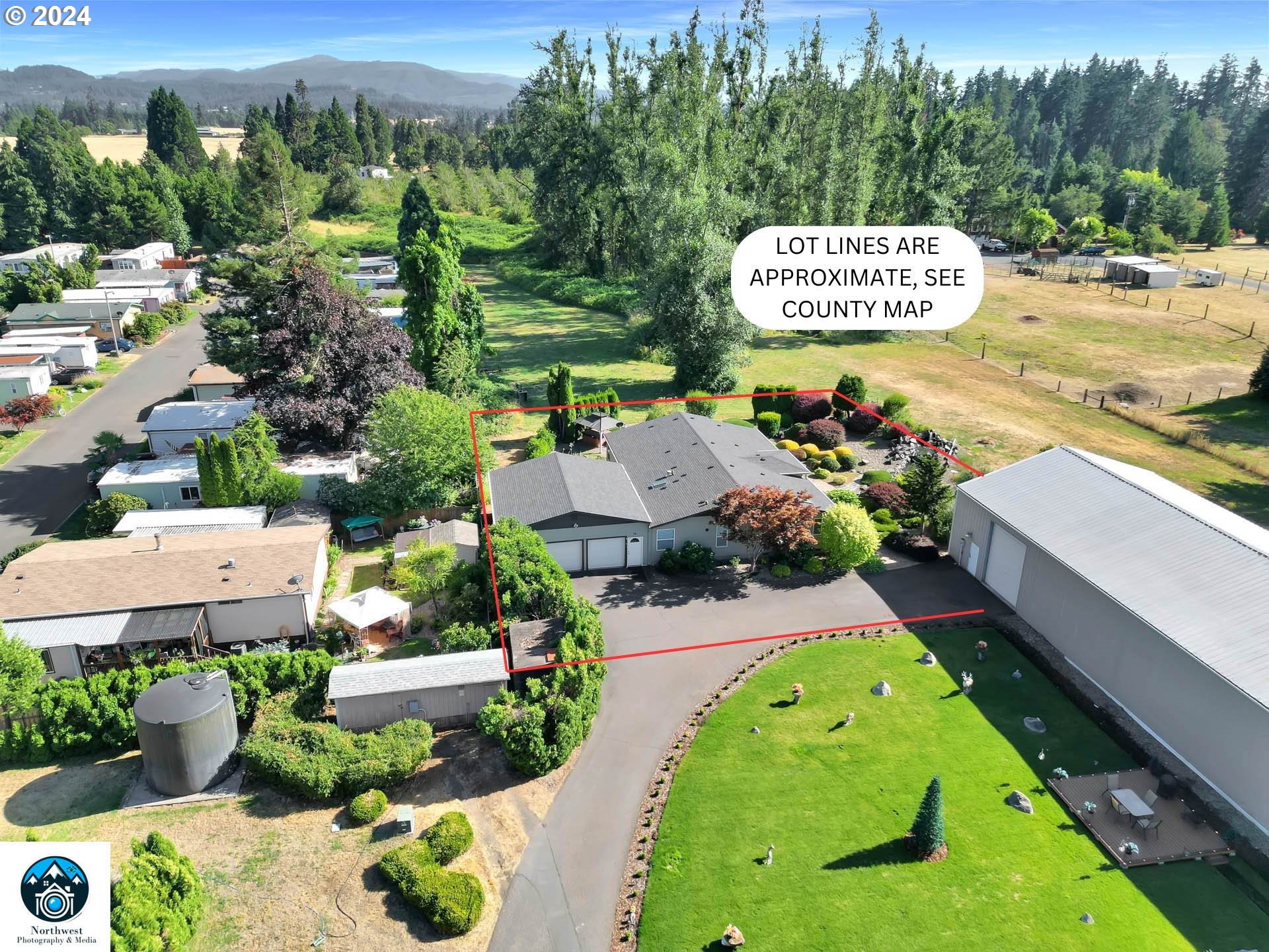 85961 Edenvale Road, Unit 74 Pleasant Hill, OR 97455 - Photo 2 of 31