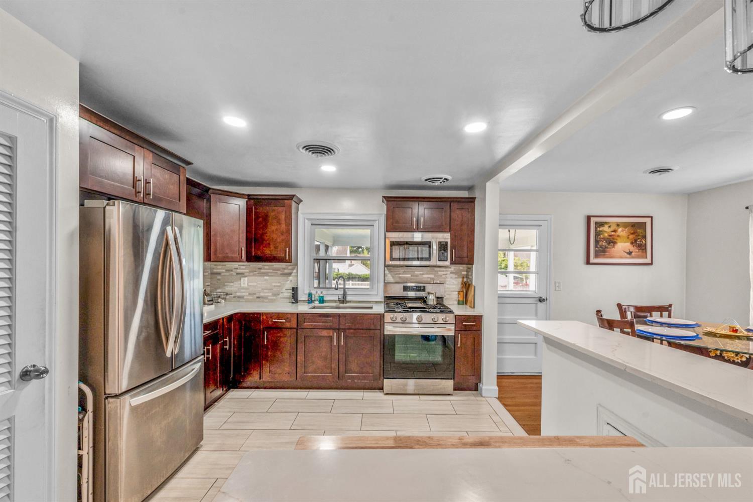 701 Denninger Road North Plainfield, NJ 07063 - Photo 6 of 24