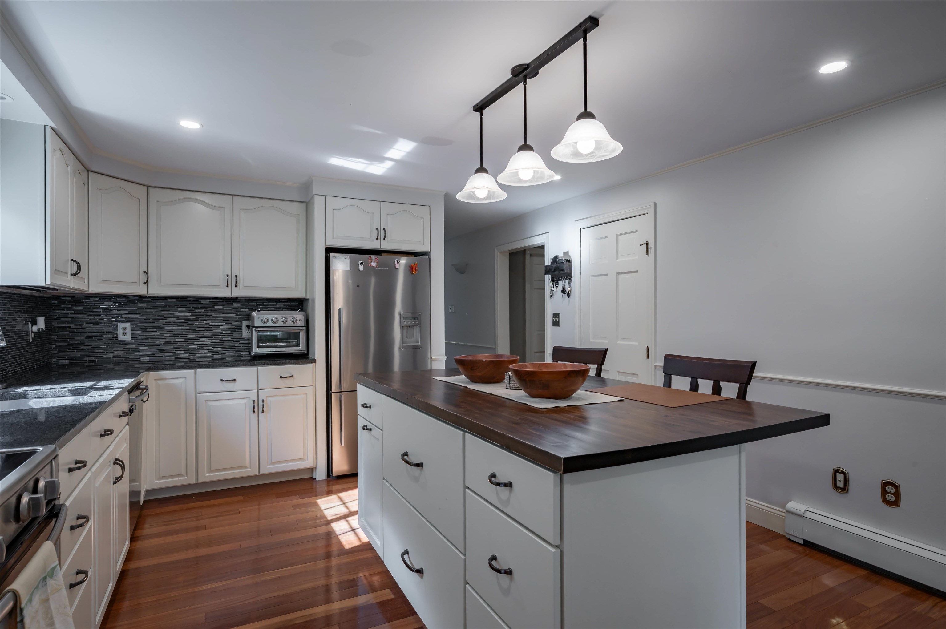 22 Beechwood Road Hudson, NH 03051 - Photo 11 of 60