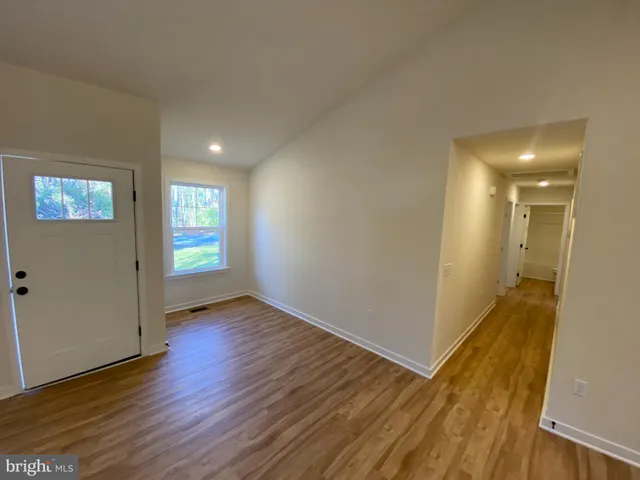 $1,895 | 54 Azalea Way, Colonial Beach, VA 22443