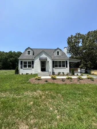 $529,000 | 810 West Lincoln Street, Tullahoma, TN 37388