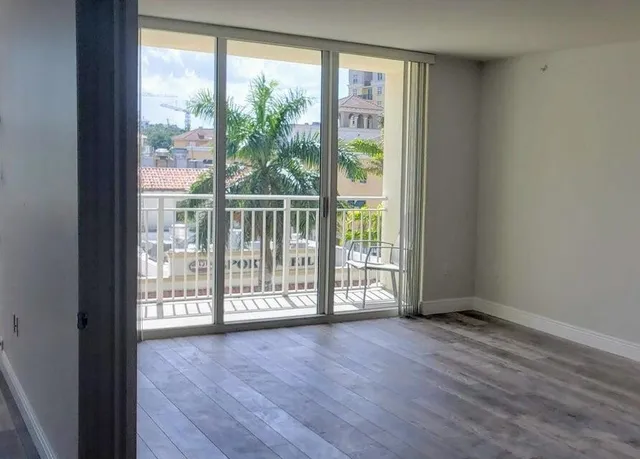 $3,100 | 99 Southeast Mizner Boulevard, Unit 423, Boca Raton, FL 33432