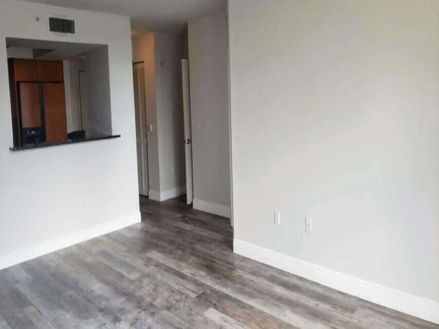 $3,100 | 99 Southeast Mizner Boulevard, Unit 423, Boca Raton, FL 33432