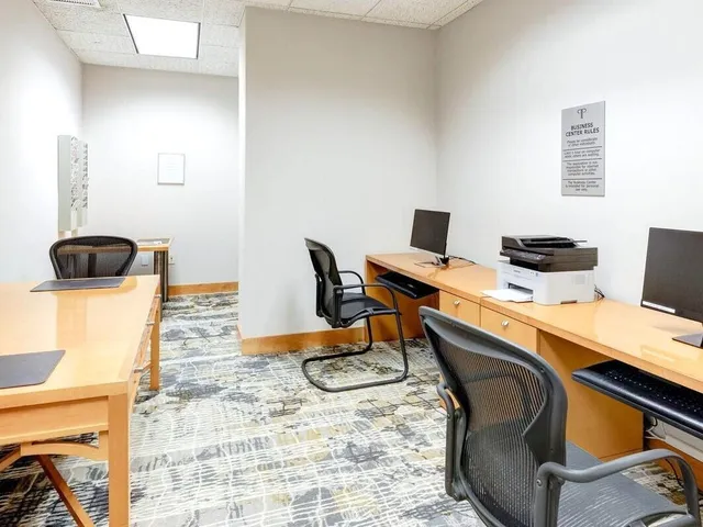 $3,100 | 99 Southeast Mizner Boulevard, Unit 423, Boca Raton, FL 33432