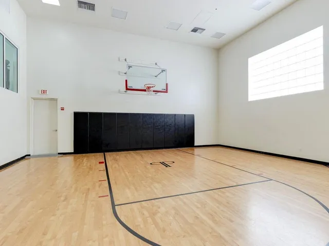 $3,100 | 99 Southeast Mizner Boulevard, Unit 423, Boca Raton, FL 33432