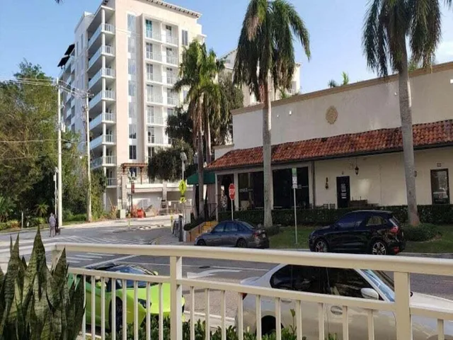 $3,100 | 99 Southeast Mizner Boulevard, Unit 423, Boca Raton, FL 33432