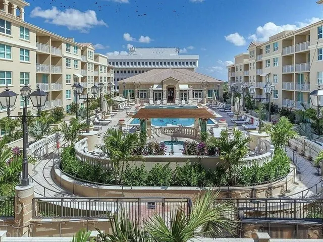 $3,100 | 99 Southeast Mizner Boulevard, Unit 423, Boca Raton, FL 33432