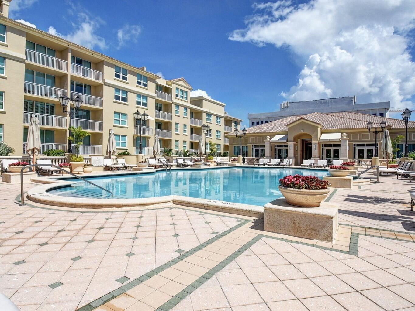 99 Southeast Mizner Boulevard, Unit 423 Boca Raton, FL 33432 - Photo 5 of 27 PP Pool Deck facing South
