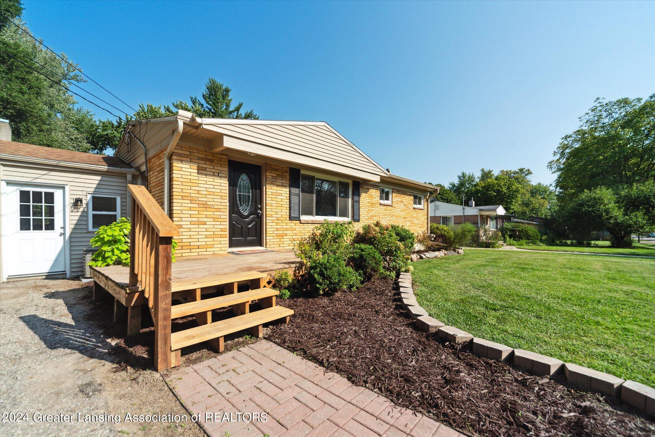 5642 Hallendale Road Haslett, MI 48840 - Photo 3 of 49 02-5642-Hallendale-Rd-Haslett-MI-48840-W