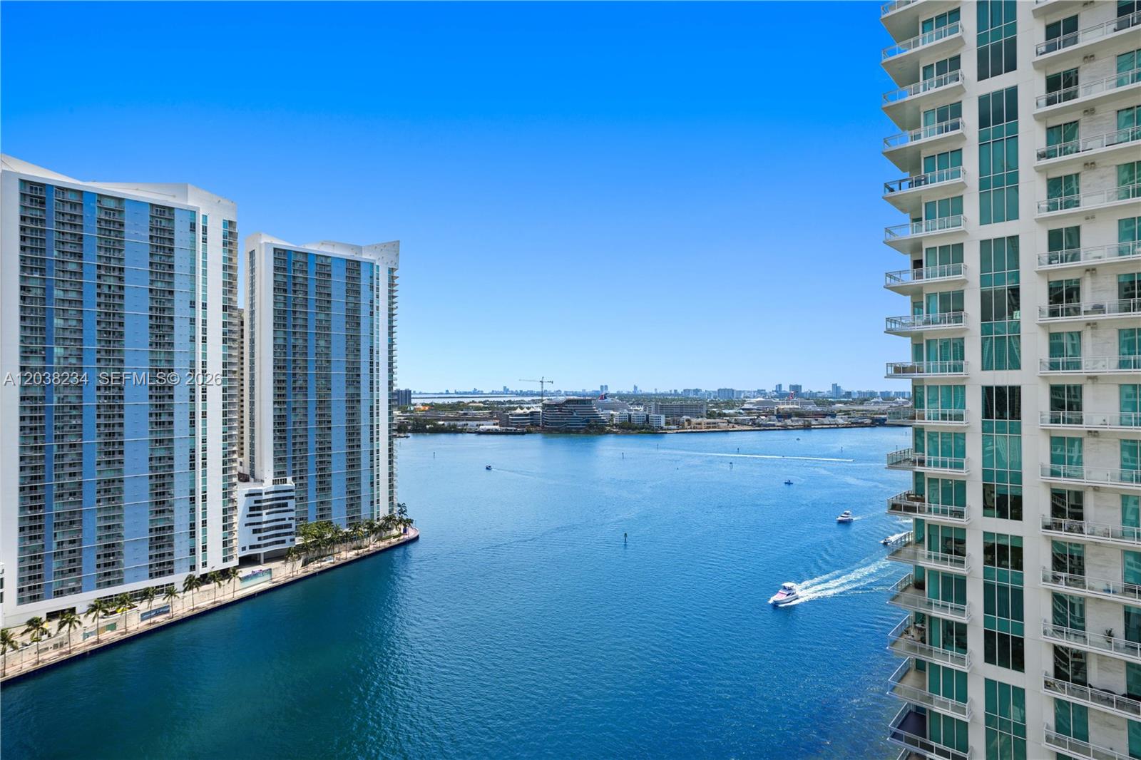 901 Brickell Key Boulevard, Unit 2408 Miami, FL 33131 - Photo 23 of 43