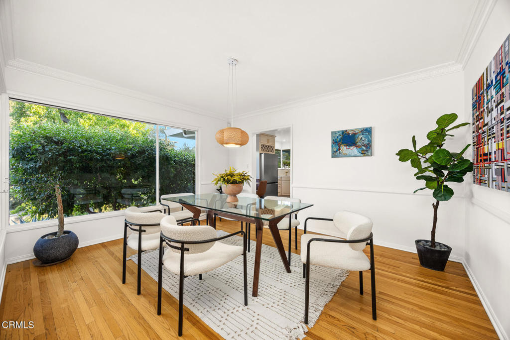 1620 Knollwood Drive Pasadena, CA 91103 - Photo 20 of 59 a living room with furniture and a potted plant