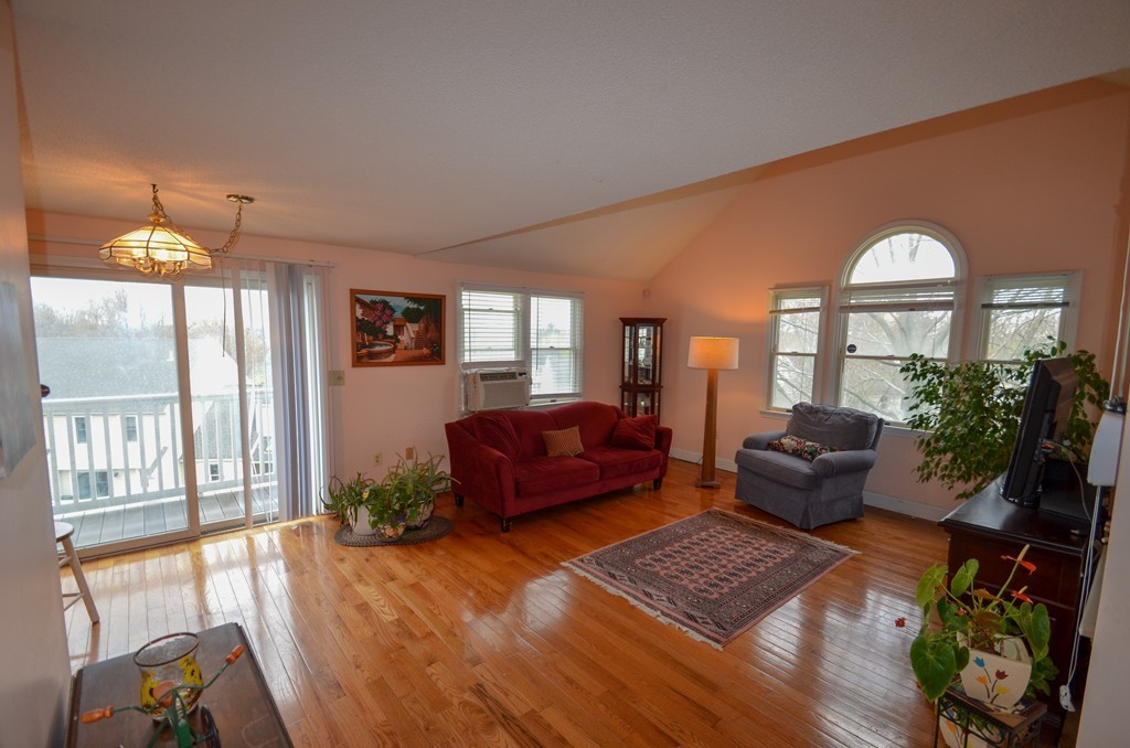 93 Victoria Heights Road, Unit 93 Boston, MA 02136 - Photo 2 of 23 Gallery Image 2