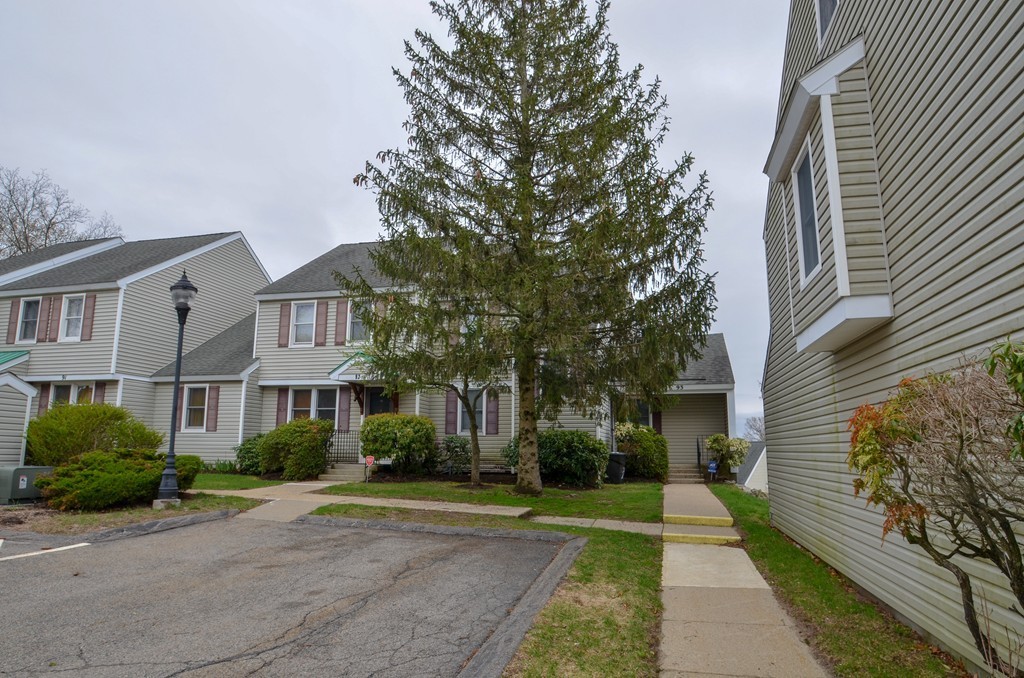 93 Victoria Heights Road, Unit 93 Boston, MA 02136 - Photo 3 of 23 Gallery Image 3