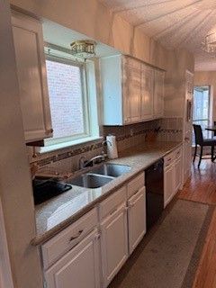 $350,000 | 2810 Poplar Creek Lane, Pearland, TX 77584