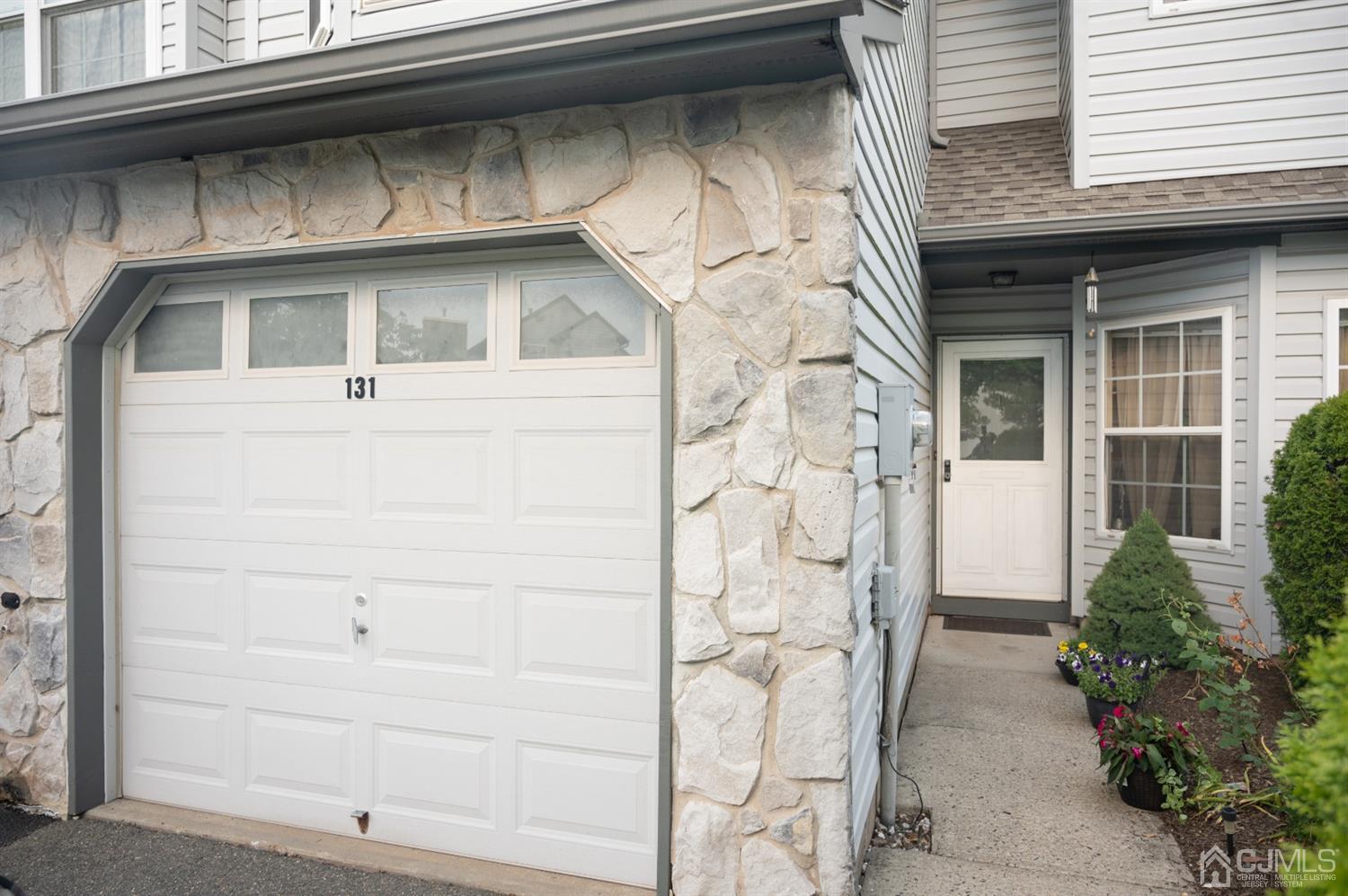 131 Nebula Road Piscataway, NJ 08854 - Photo 4 of 29 Gallery Image 4