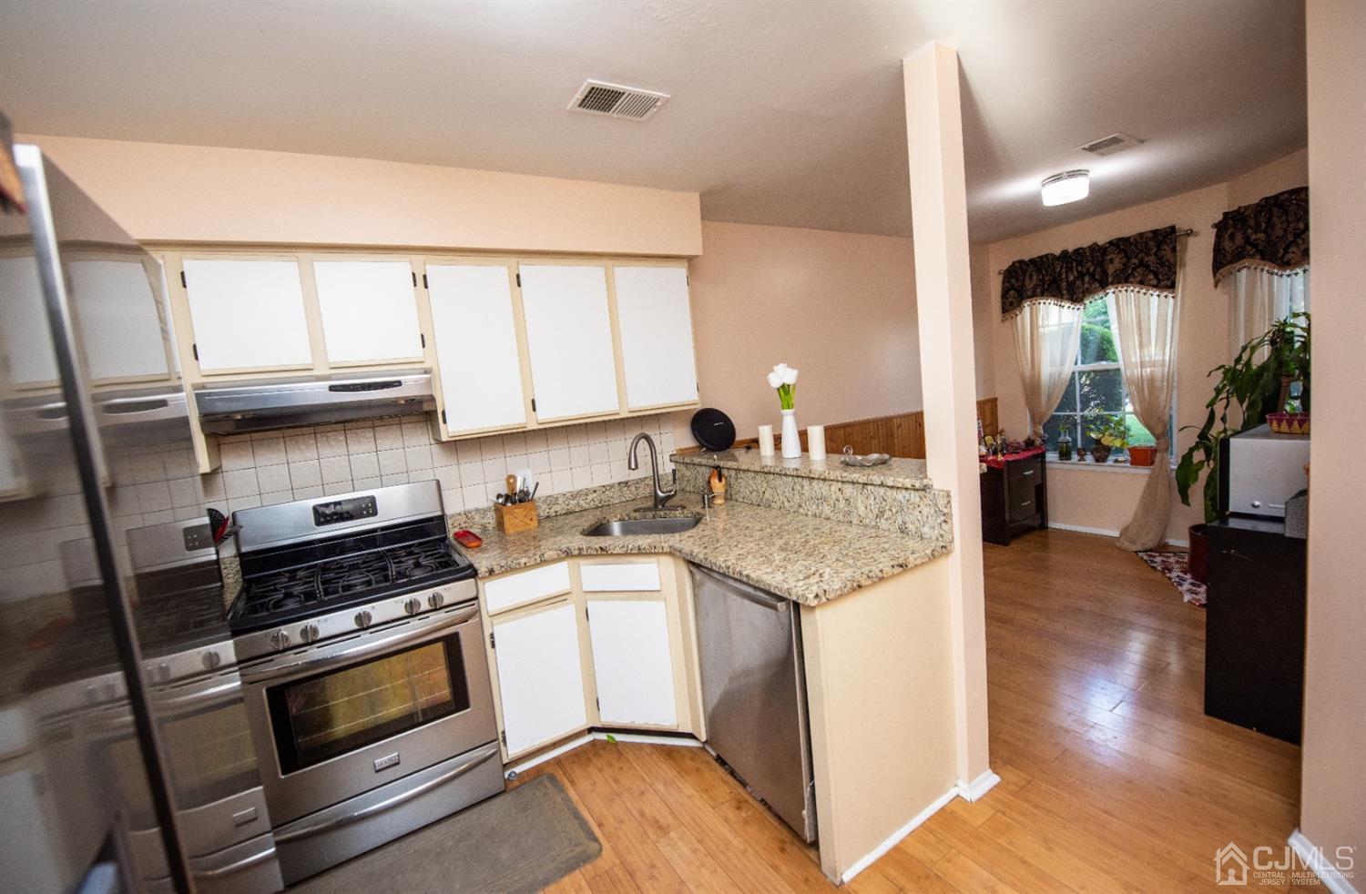 131 Nebula Road Piscataway, NJ 08854 - Photo 7 of 29 Gallery Image 7