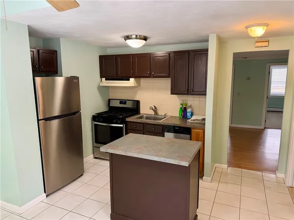$2,500 | 99 Marlborough Street, Unit A, East Greenwich, RI 02818