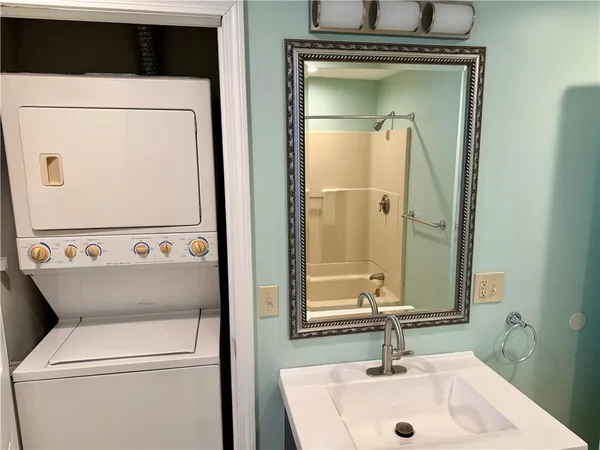 $2,500 | 99 Marlborough Street, Unit A, East Greenwich, RI 02818