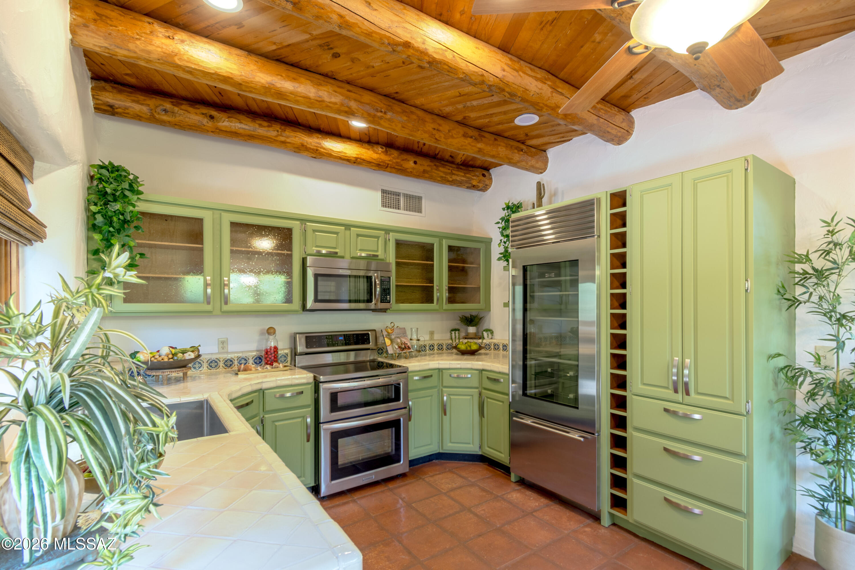 5092 East Fort Lowell Road Tucson, AZ 85712 - Photo 9 of 37 Kitchen with Stainless Appliance Pkg