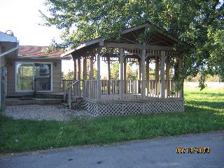 7451 Mentel Road Newport, MI 48166 - Photo 4 of 10 COVERED DECK