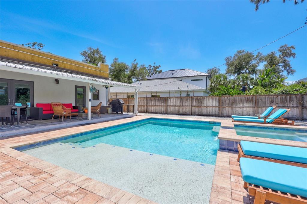 2437 Floyd Street Sarasota, FL 34239 - Photo 35 of 50