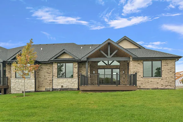 $998,000 | 11045 Lizmore Lane, Orland Park, IL 60467