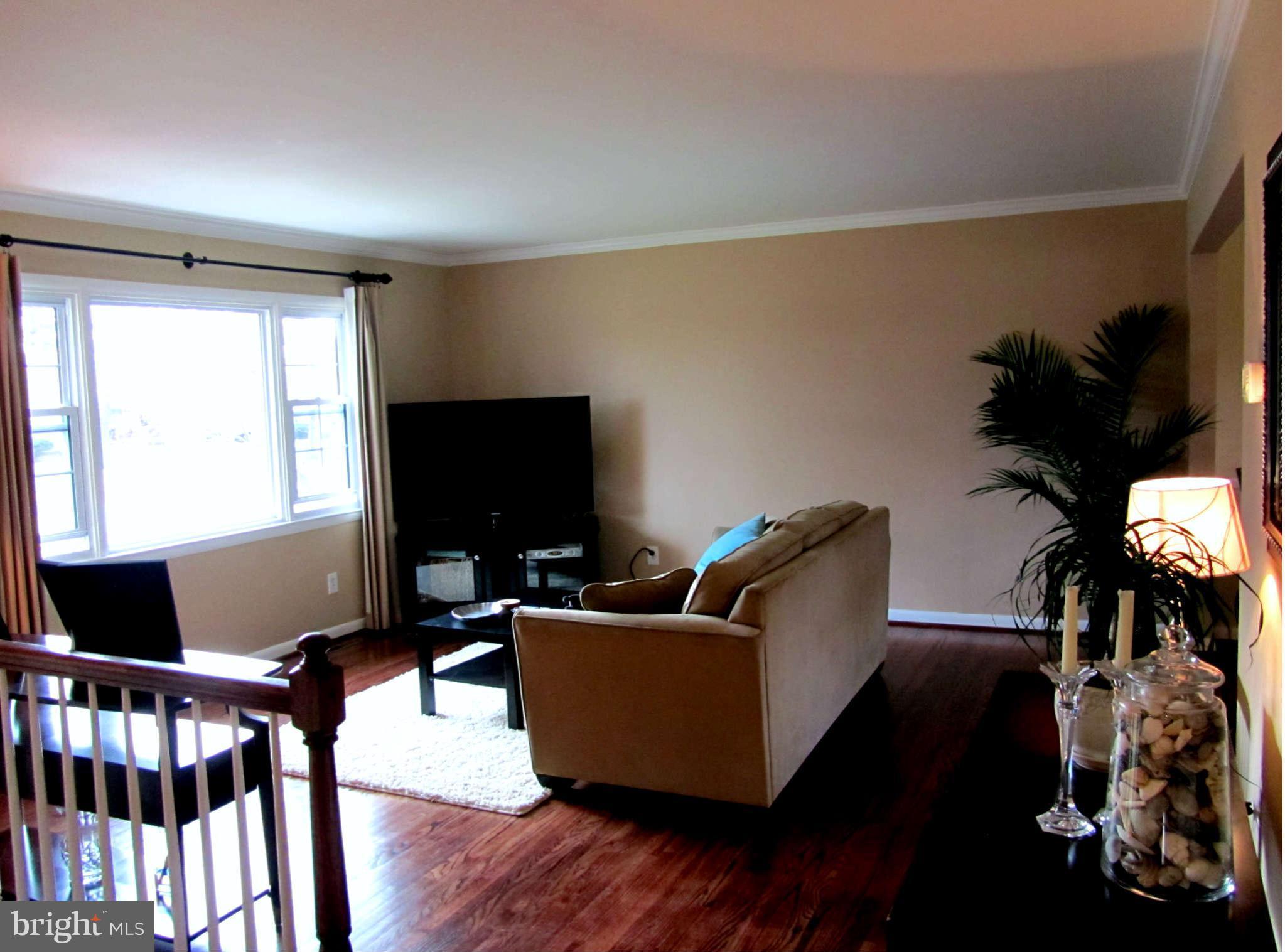 4050 High Point Road Ellicott City, MD 21042 - Photo 2 of 30 Living Room