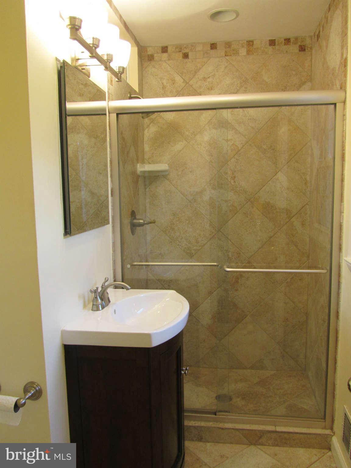 4050 High Point Road Ellicott City, MD 21042 - Photo 23 of 30 Bath (Master)