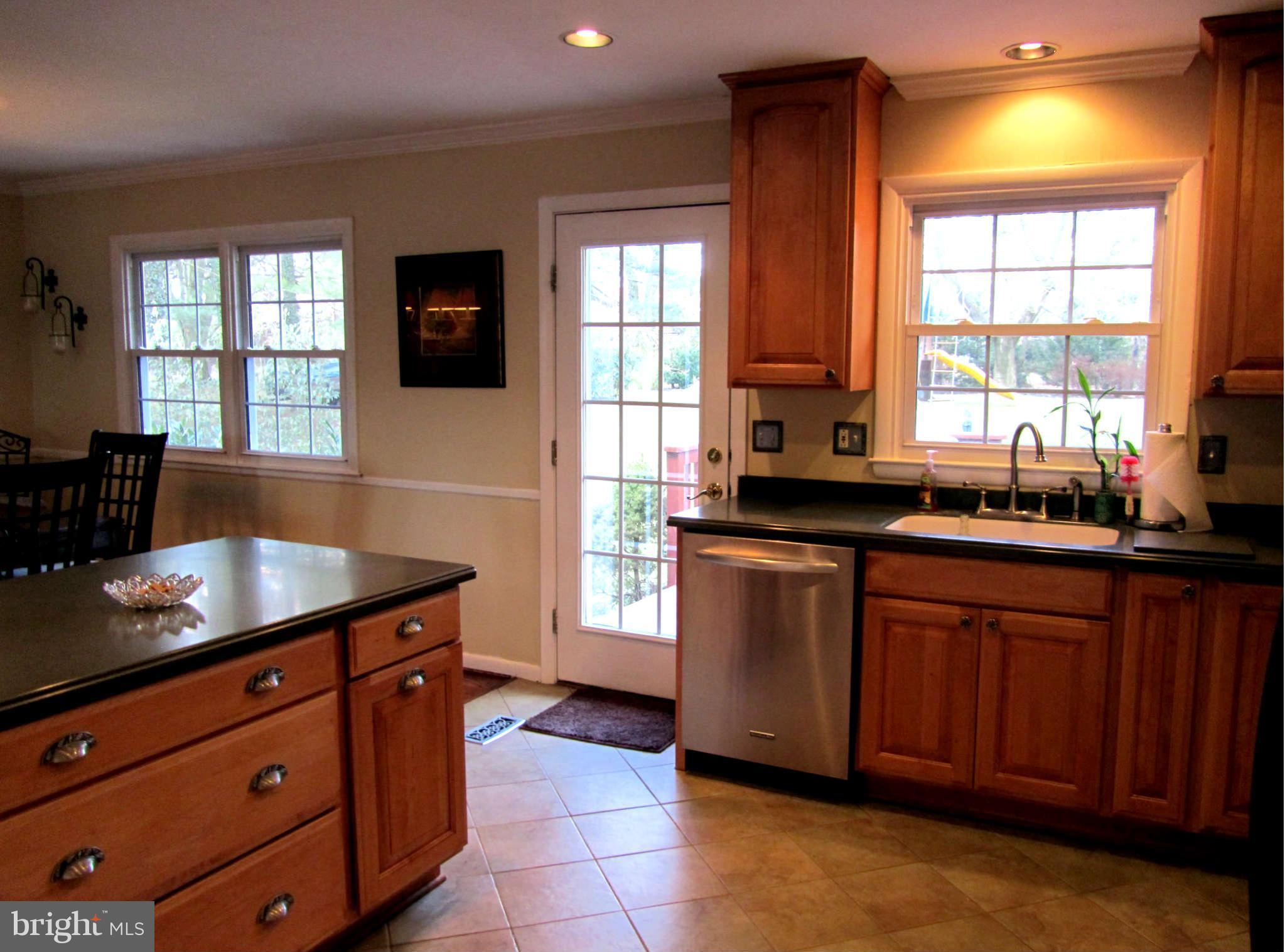 4050 High Point Road Ellicott City, MD 21042 - Photo 7 of 30 Kitchen