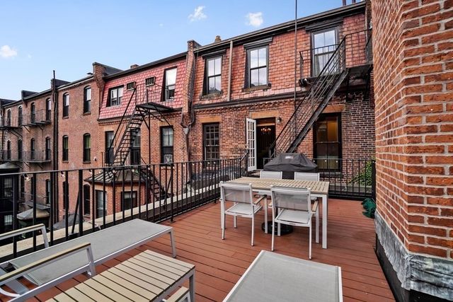 $1,155,000 | 298 Marlborough Street, Unit 6, Boston, MA 02116