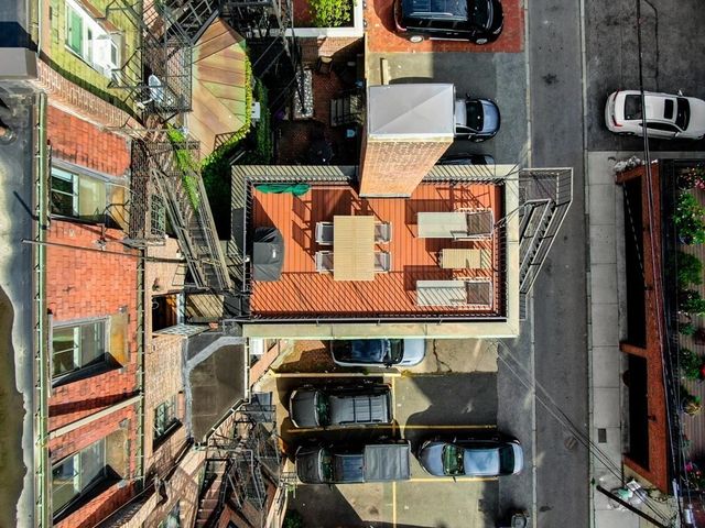 $1,155,000 | 298 Marlborough Street, Unit 6, Boston, MA 02116