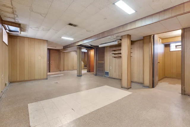 $159,900 | 8550 South Jeffery Boulevard, Chicago, IL 60617