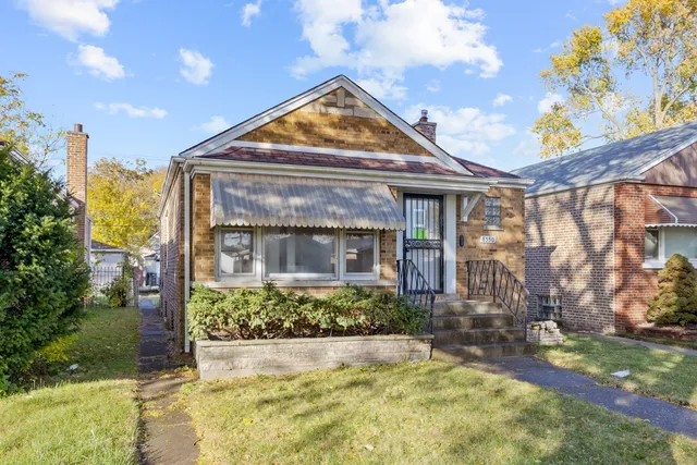 $159,900 | 8550 South Jeffery Boulevard, Chicago, IL 60617