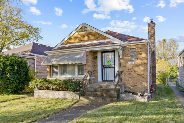 $159,900 | 8550 South Jeffery Boulevard, Chicago, IL 60617