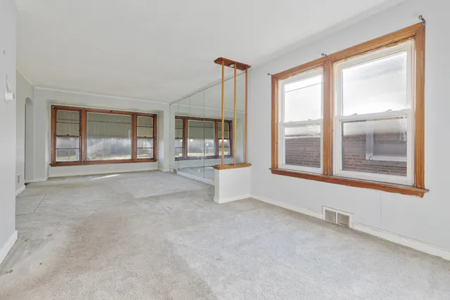 $159,900 | 8550 South Jeffery Boulevard, Chicago, IL 60617