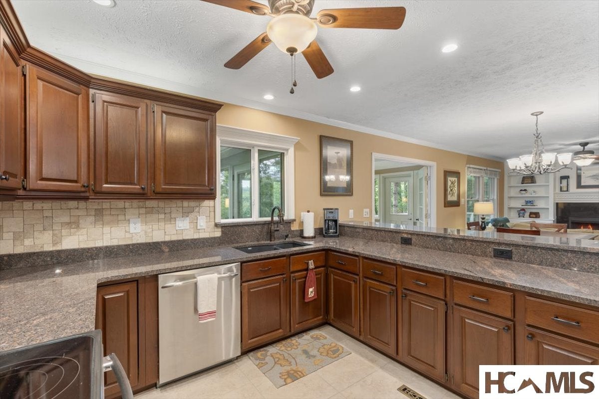 341 Trays Island Road Sapphire, NC 28774 - Photo 23 of 64 Gallery Image 23